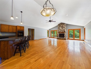 Enjoy the comfort and convenience of this well-maintained - photo 14