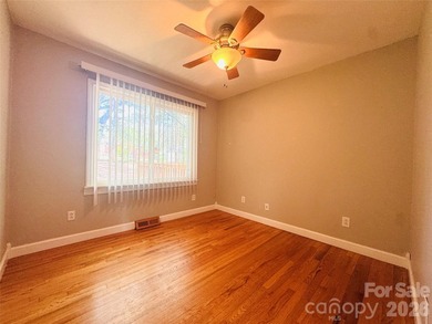 Welcome home to this inviting 3-bedroom, 1-bath residence - photo 25