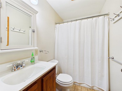 Enjoy the comfort and convenience of this well-maintained - photo 25