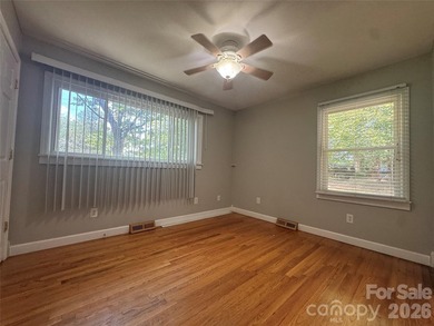 Welcome home to this inviting 3-bedroom, 1-bath residence - photo 26