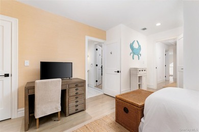 Located in the desirable North Sea area of Southampton, this - photo 28