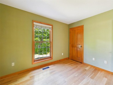 Enjoy the comfort and convenience of this well-maintained - photo 28