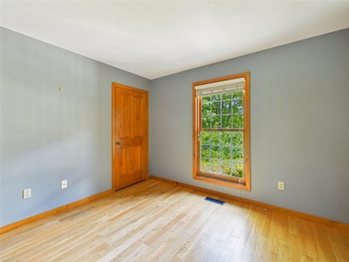 Enjoy the comfort and convenience of this well-maintained - photo 29
