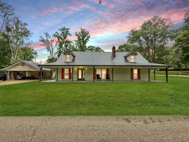 A stunning 5-bedroom, 3-bathroom farmhouse on 2.29 acres in - photo 31
