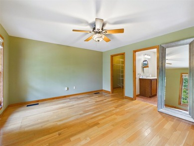 Enjoy the comfort and convenience of this well-maintained - photo 32