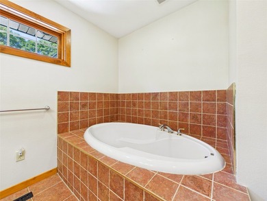 Enjoy the comfort and convenience of this well-maintained - photo 37
