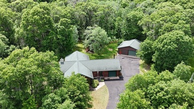 Enjoy the comfort and convenience of this well-maintained - photo 38