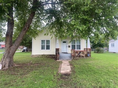 Lake Home For Sale in Eufaula, Oklahoma