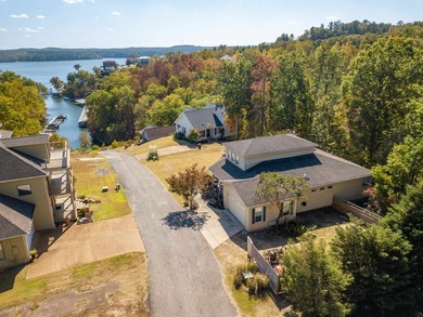 Wake up to breathtaking views of Pickwick Lake from nearly every - photo 2