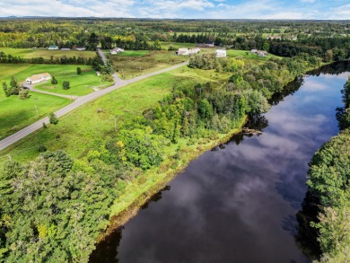 Here we have a 4.60 acre buildable lot with over 520 feet of - Lake Acreage For Sale in Benton, Maine