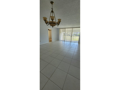 Very clean and well kept 2 bedroom, 2 bathroom condo located - photo 4