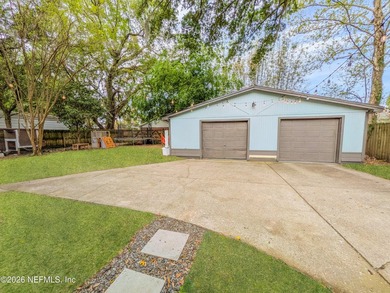 *Charming brick home with timeless curb appeal under a canopy of - photo 21