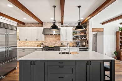 Don't miss out; tucked into a pine canopy overlooking Aspen - photo 10