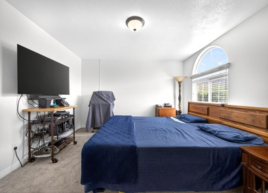 This home is so light and bright! Welcome to 802 Sugar Maple Ct - photo 21