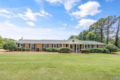 Enjoy golf course living with NO HOA, WORKSHOP and POOL! - photo 3