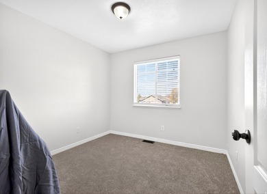 This home is so light and bright! Welcome to 802 Sugar Maple Ct - photo 24