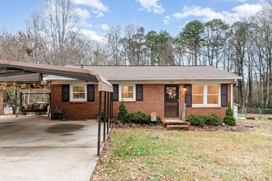 Lake Wylie Home For Sale in Mount Holly North Carolina