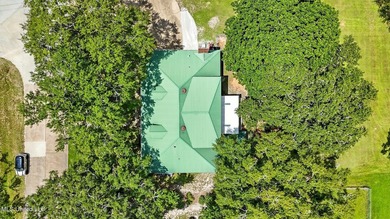 Rare do you find a waterfront home like this on 1.3 acres with - photo 5