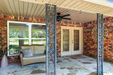 Rare do you find a waterfront home like this on 1.3 acres with - photo 6