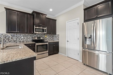 Welcome to this beautifully updated 2-bedroom, 2.5-bath townhome - photo 4