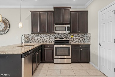 Welcome to this beautifully updated 2-bedroom, 2.5-bath townhome - photo 5