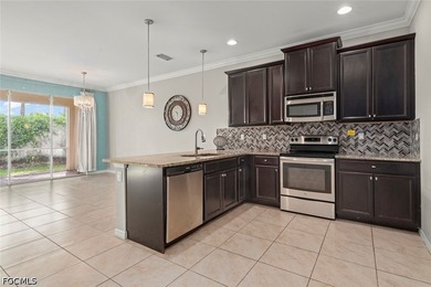 Welcome to this beautifully updated 2-bedroom, 2.5-bath townhome - photo 6