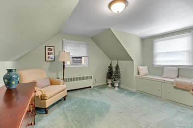 Welcome to this beautifully updated 4-bedroom, 2-bath Cape that - photo 18