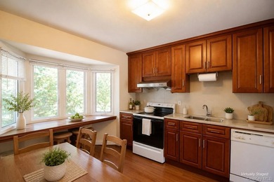 Welcome to this well-maintained Hi-Ranch home located on a quiet - photo 4