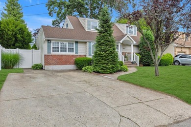 Welcome to this beautifully updated 4-bedroom, 2-bath Cape that - photo 34