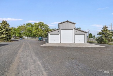 NO HOA OR CCR's!!! Exceptional 80-acre estate featuring a - photo 43