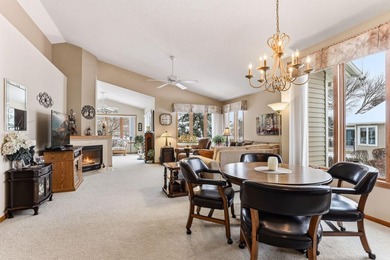 Welcome to effortless one-level living in the heart of Woodbury! - photo 5