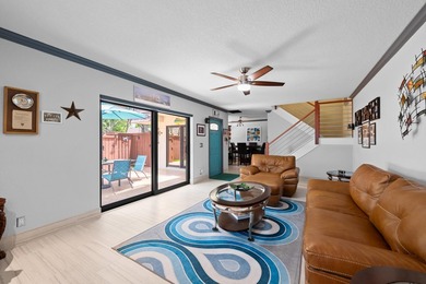 Tastefully Renovated & Move-In Ready 2BR/2.5BA Townhome in - photo 11
