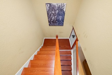 Tastefully Renovated & Move-In Ready 2BR/2.5BA Townhome in - photo 15