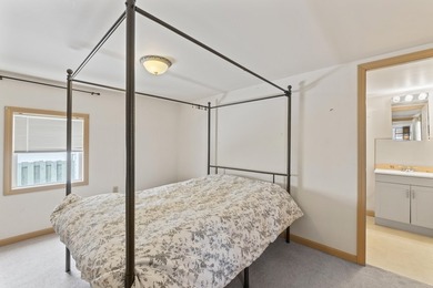 Charming cottage-style single-wide home conveniently located in - photo 18