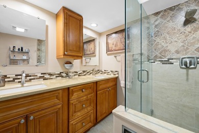 Tastefully Renovated & Move-In Ready 2BR/2.5BA Townhome in - photo 19