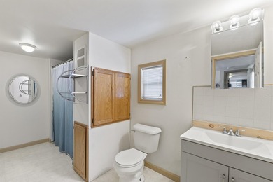 Charming cottage-style single-wide home conveniently located in - photo 20