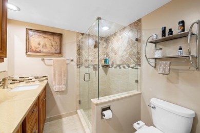 Tastefully Renovated & Move-In Ready 2BR/2.5BA Townhome in - photo 20