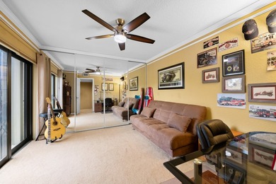 Tastefully Renovated & Move-In Ready 2BR/2.5BA Townhome in - photo 22