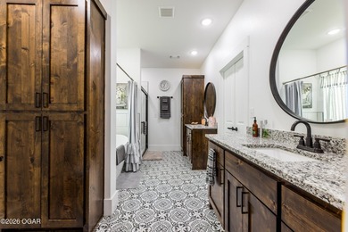 You're not dreaming, this stunning custom built home rests on 5 - photo 30