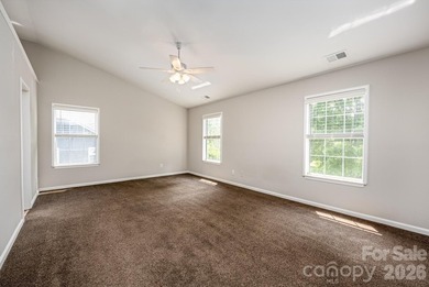 4 Bedroom, 2.5 bath open floor plan home in desirable Monterey - photo 20