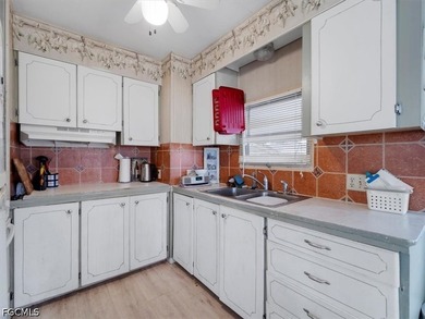 PUT THIS HOME AT THE TOP OF YOUR VIEWING LIST! MOTIVATED - photo 20
