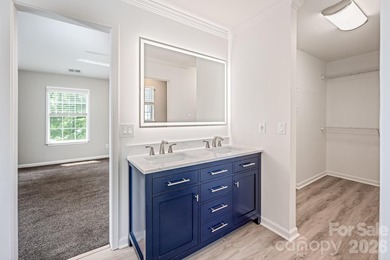 4 Bedroom, 2.5 bath open floor plan home in desirable Monterey - photo 22