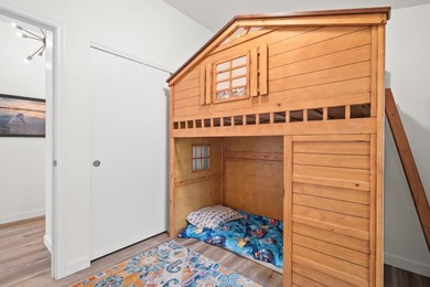Welcome to your sunny slice of coastal paradise! This bright - photo 27