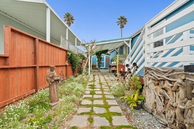 Welcome to your sunny slice of coastal paradise! This bright - photo 30