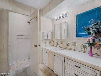 PUT THIS HOME AT THE TOP OF YOUR VIEWING LIST! MOTIVATED - photo 33