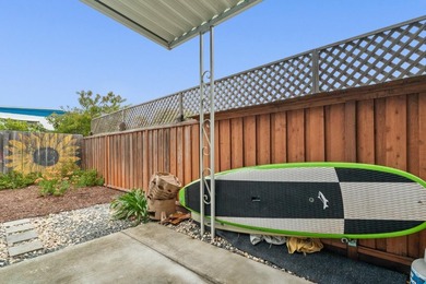 Welcome to your sunny slice of coastal paradise! This bright - photo 36