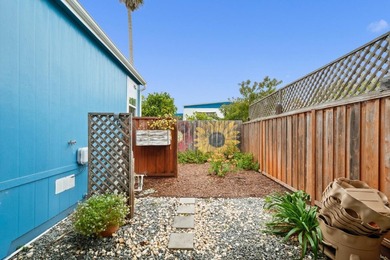 Welcome to your sunny slice of coastal paradise! This bright - photo 37