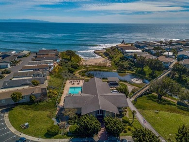 Welcome to your sunny slice of coastal paradise! This bright - photo 45