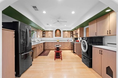 Professionals! Empty-nesters! Age in place-ers! Lock and leave! - photo 13