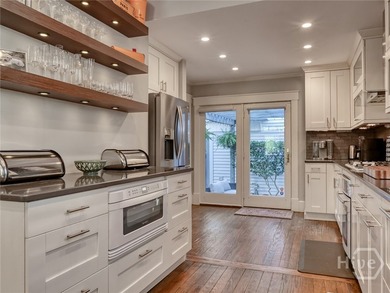 Classic Ardsley home with carriage house & garage parking on - photo 14